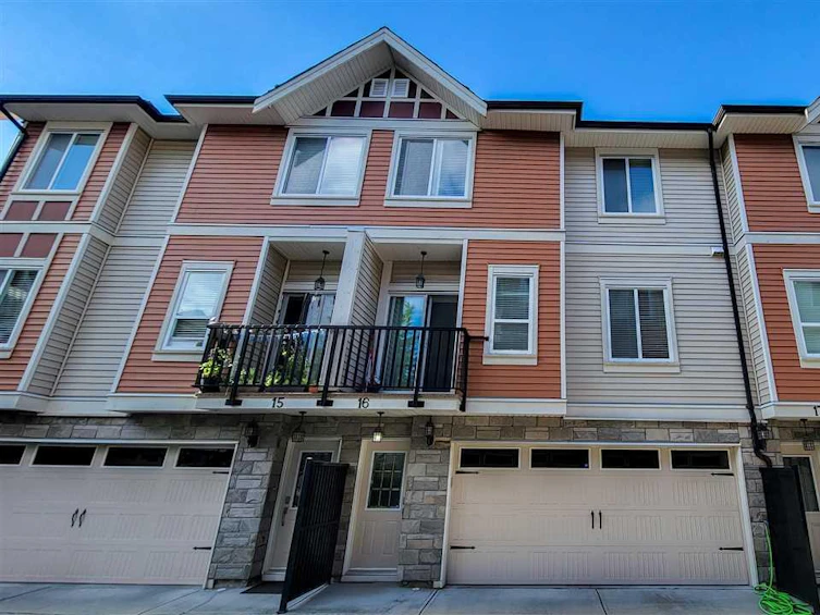 16-14338 103 Avenue, Surrey, BC, V3T 0J1