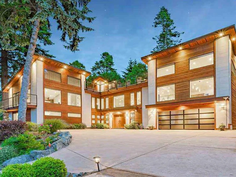 2800 Bayview Street, Surrey, BC, V4A 2Z4