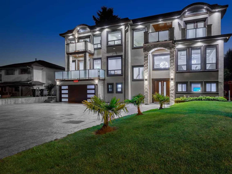 12748 Ross Place, Surrey, BC, V3V 6E1