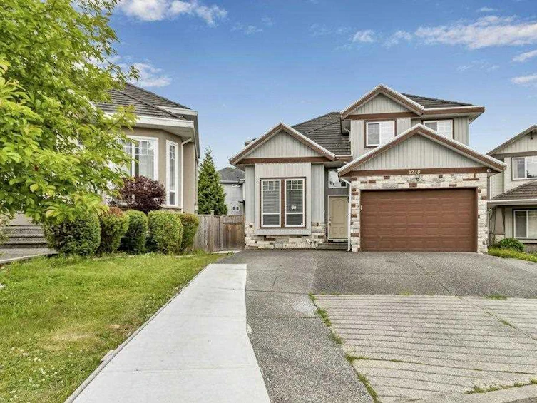 6738 145a Street, Surrey, BC, V3S 0T2