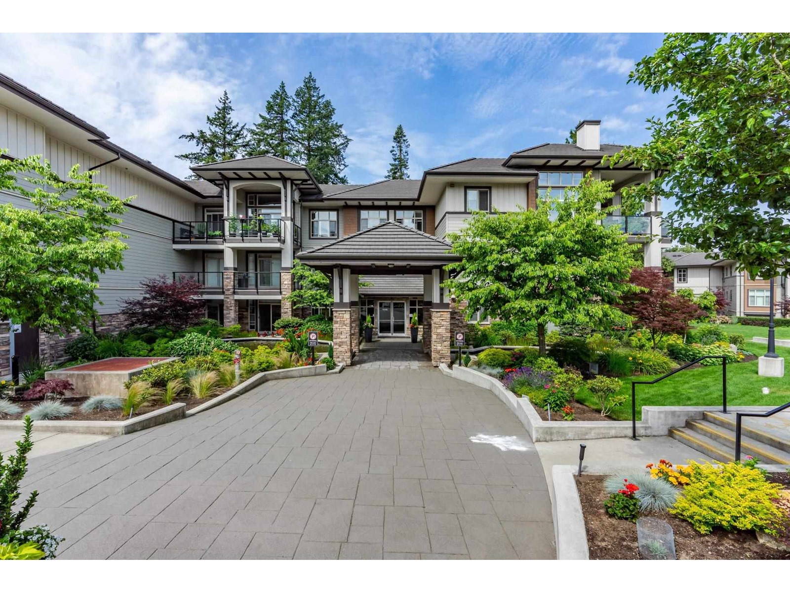 109-15145 36 Avenue, Surrey, BC, V3Z 4R3