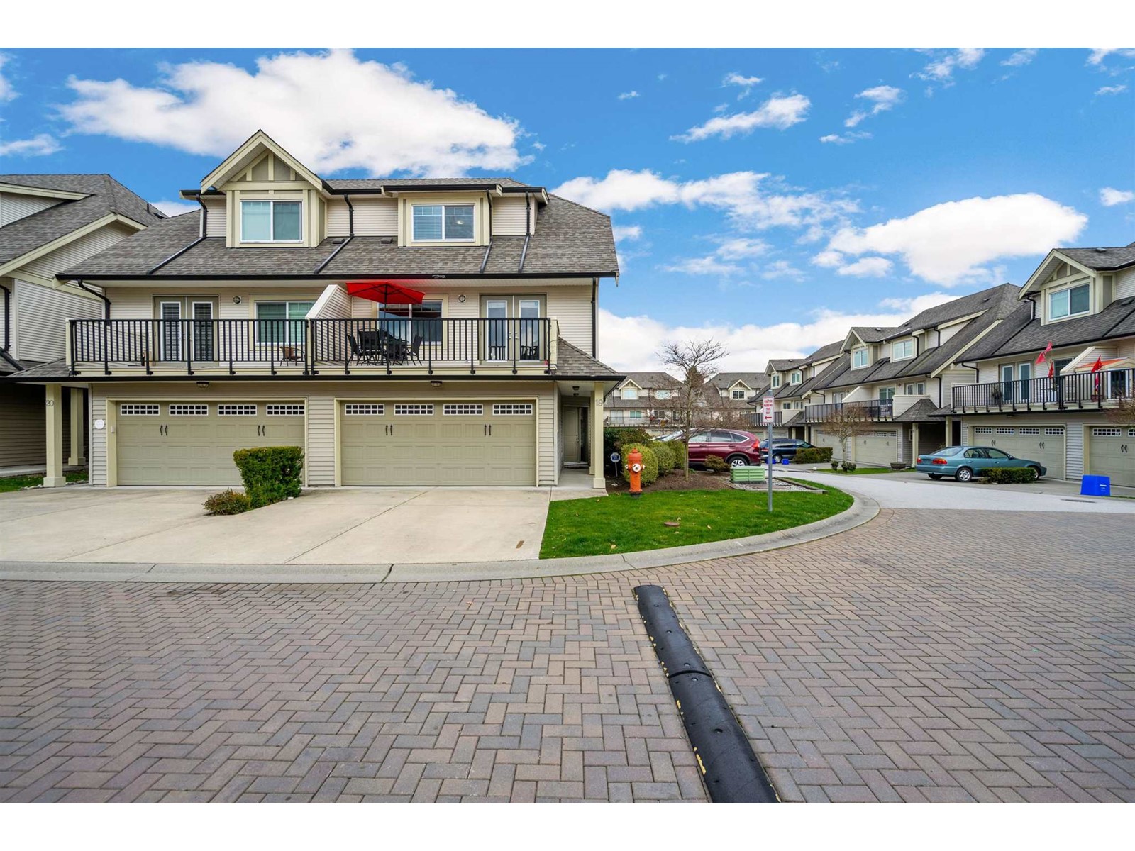 19-8358 121a Street, Surrey, BC, V3W 1T6