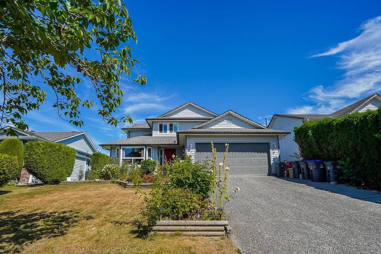 13717 90 Avenue, Surrey, BC, V3V 7N6