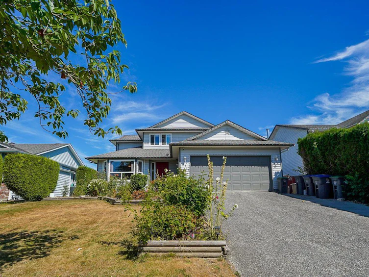 13717 90 Avenue, Surrey, BC, V3V 7N6