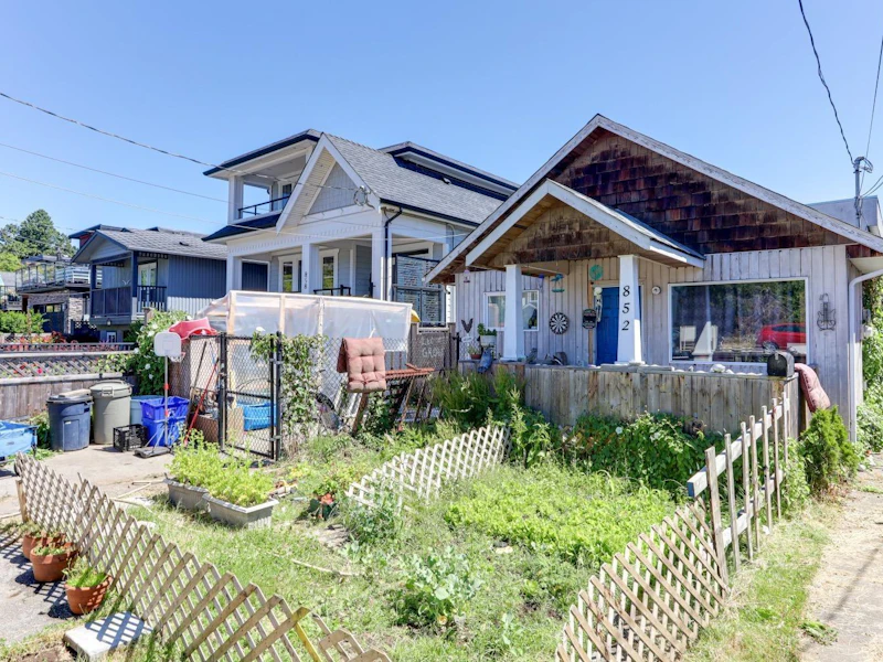 852 Lee Street, Surrey BC V4B 4N6