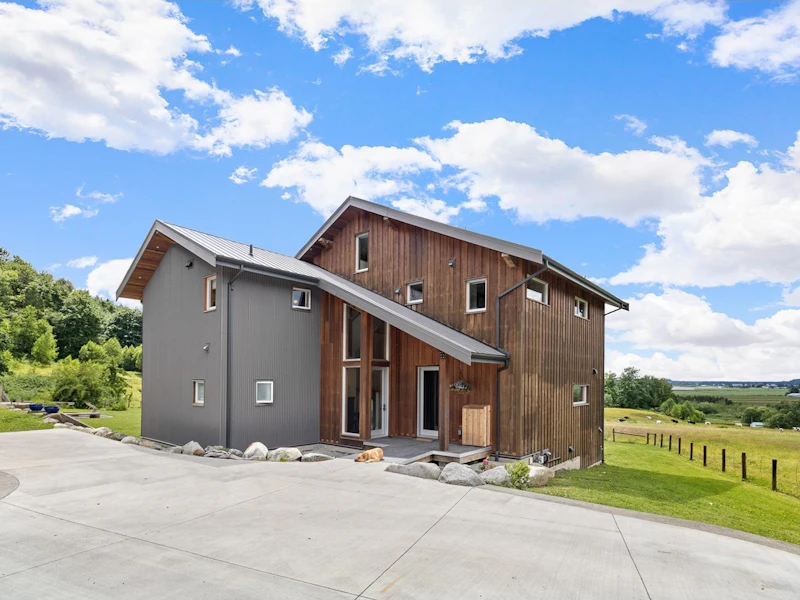 8267 Bradner Road, Abbotsford BC V4X 2H5