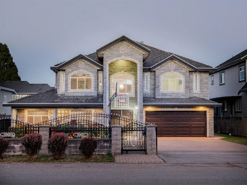9298 133rd Street, Surrey BC V3V 5R4
