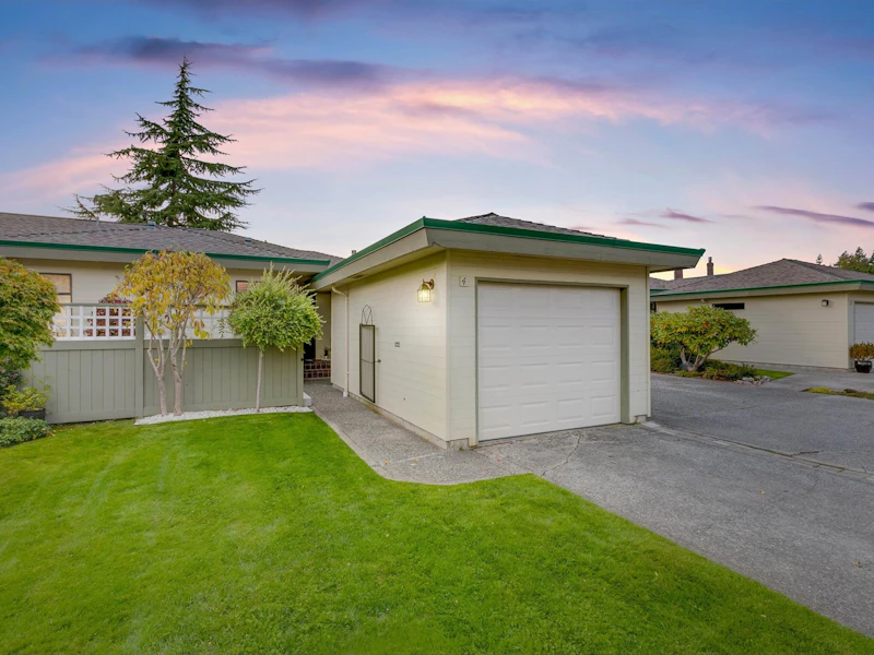 4 - 14243 18a Avenue, Surrey BC V4A 7N8