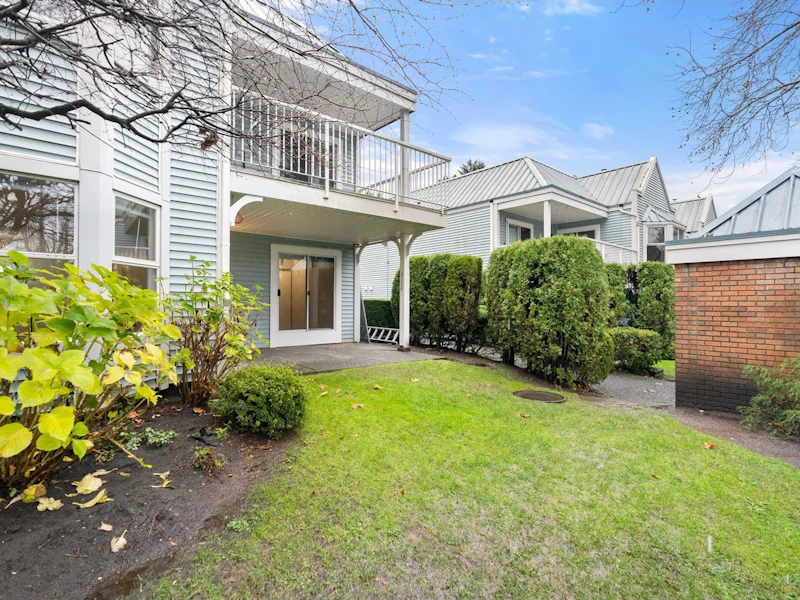 27 - 10090 137a Street, Surrey BC V3T 5M6