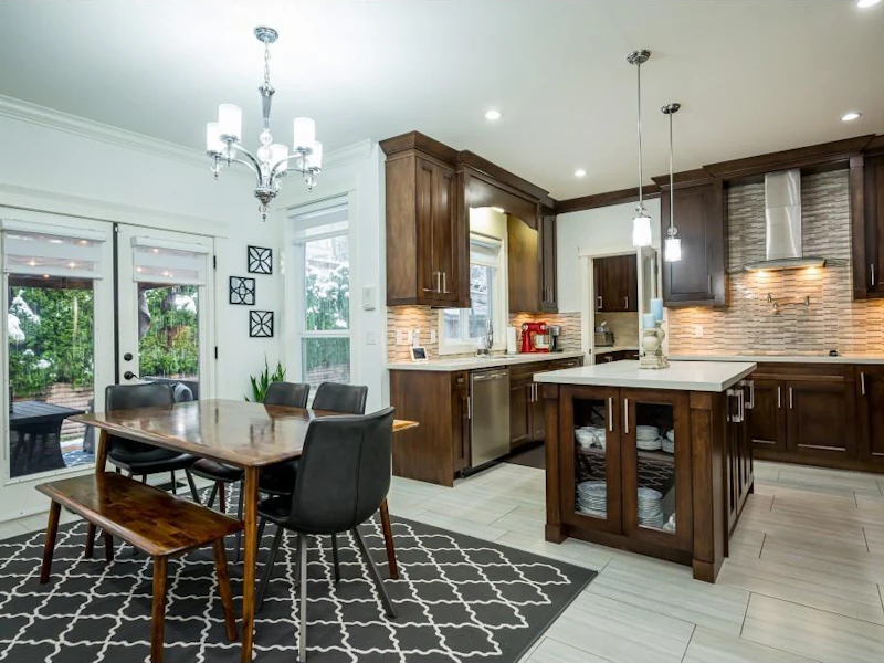 15915 92a Avenue, Surrey BC V4N 6N1