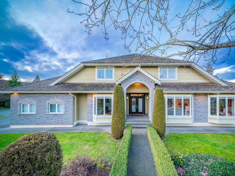 15775 39a Avenue, Surrey, BC, V3Z 0L1