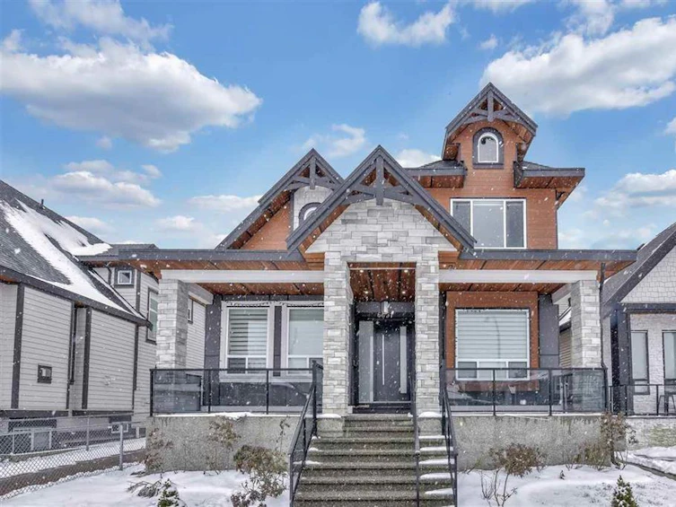 6691 121a Street, Surrey, BC, V3W 0H8