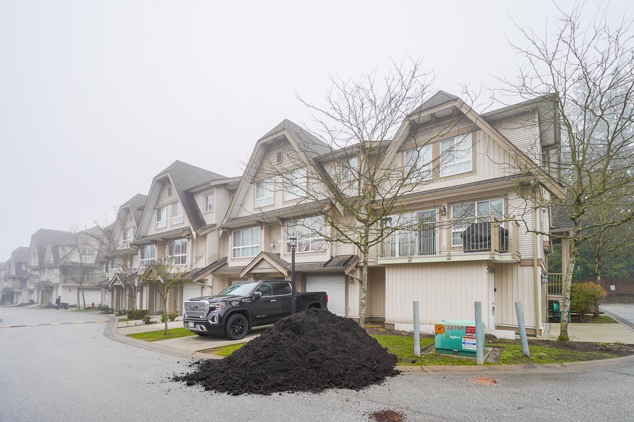 22-12738 66 Avenue, Surrey, BC, V3W 1P3