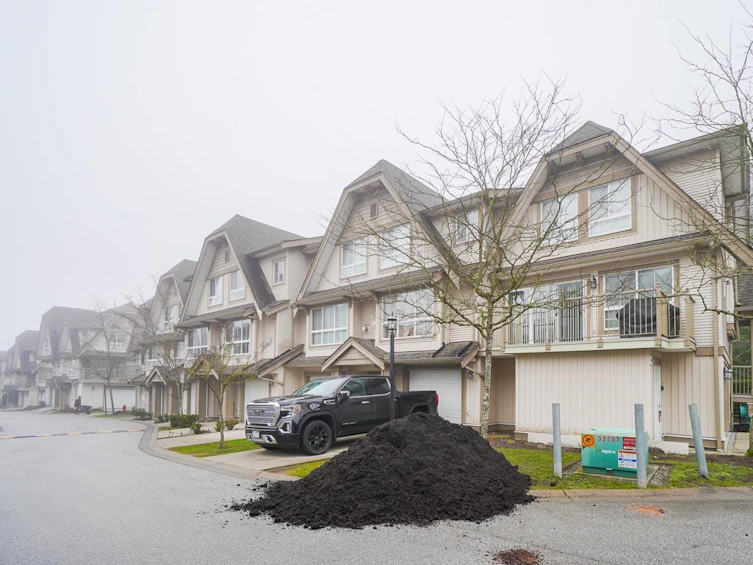 22-12738 66 Avenue, Surrey, BC, V3W 1P3