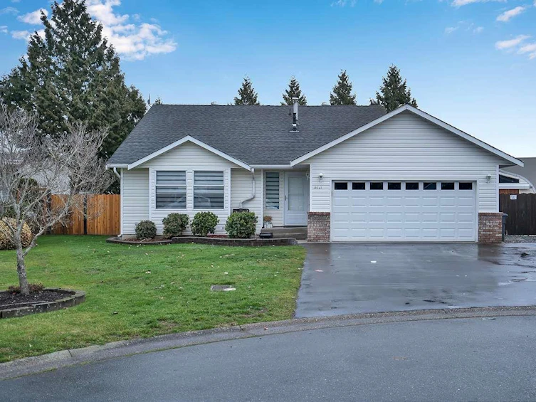 19247 59 Avenue, Surrey, BC, V3S 7S8