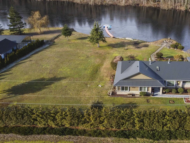 975 235 Street, Langley, BC, V2Z 2Y1