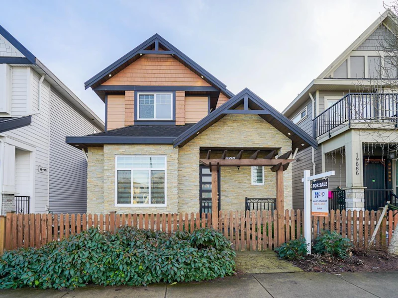 19890 72nd Avenue, Langley BC V2Y 3G1