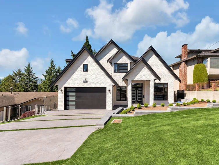13553 113 Avenue, Surrey, BC, V3R 6S9