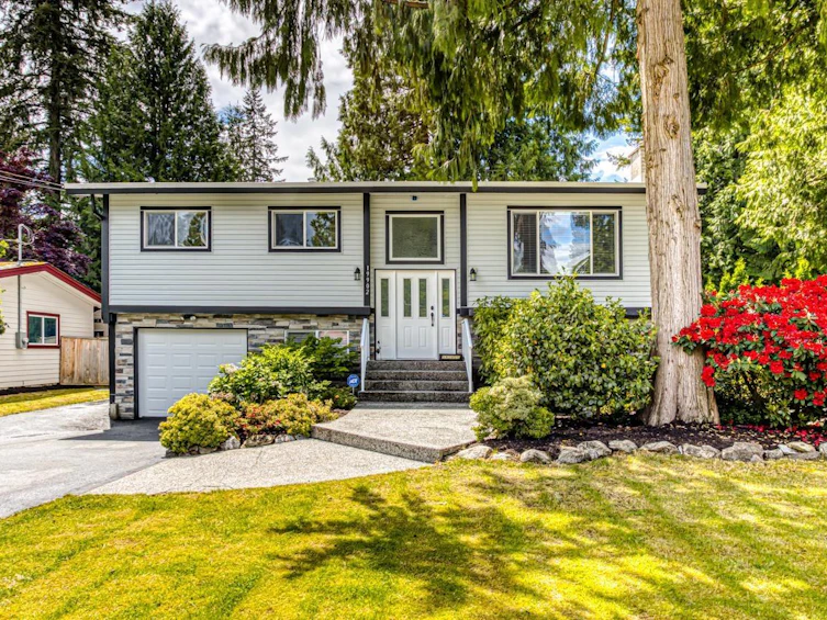19902 44b Avenue, Langley, BC, V3A 5L3