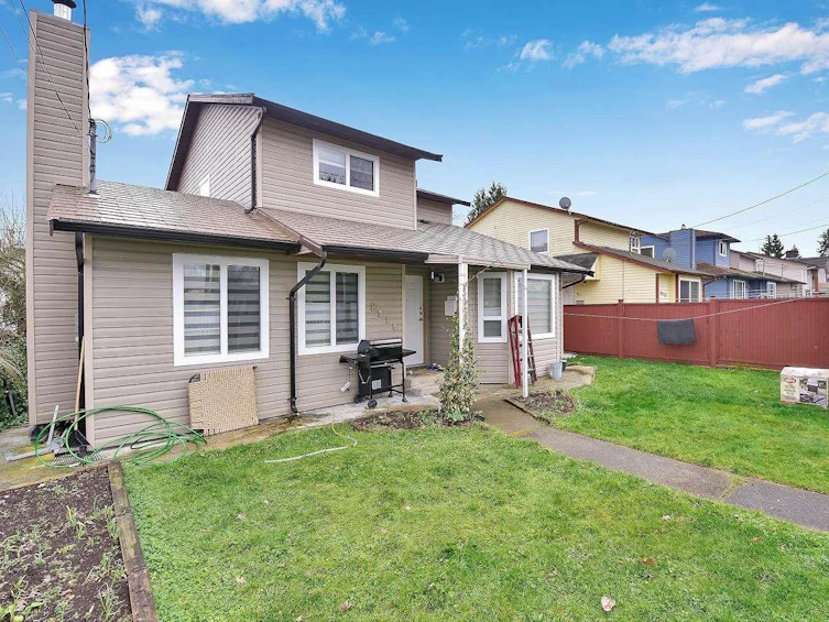 8218 132 Street, Surrey, BC, V3W 4N4