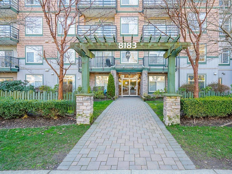 206-8183 121a Street, Surrey, BC, V3W 1S7