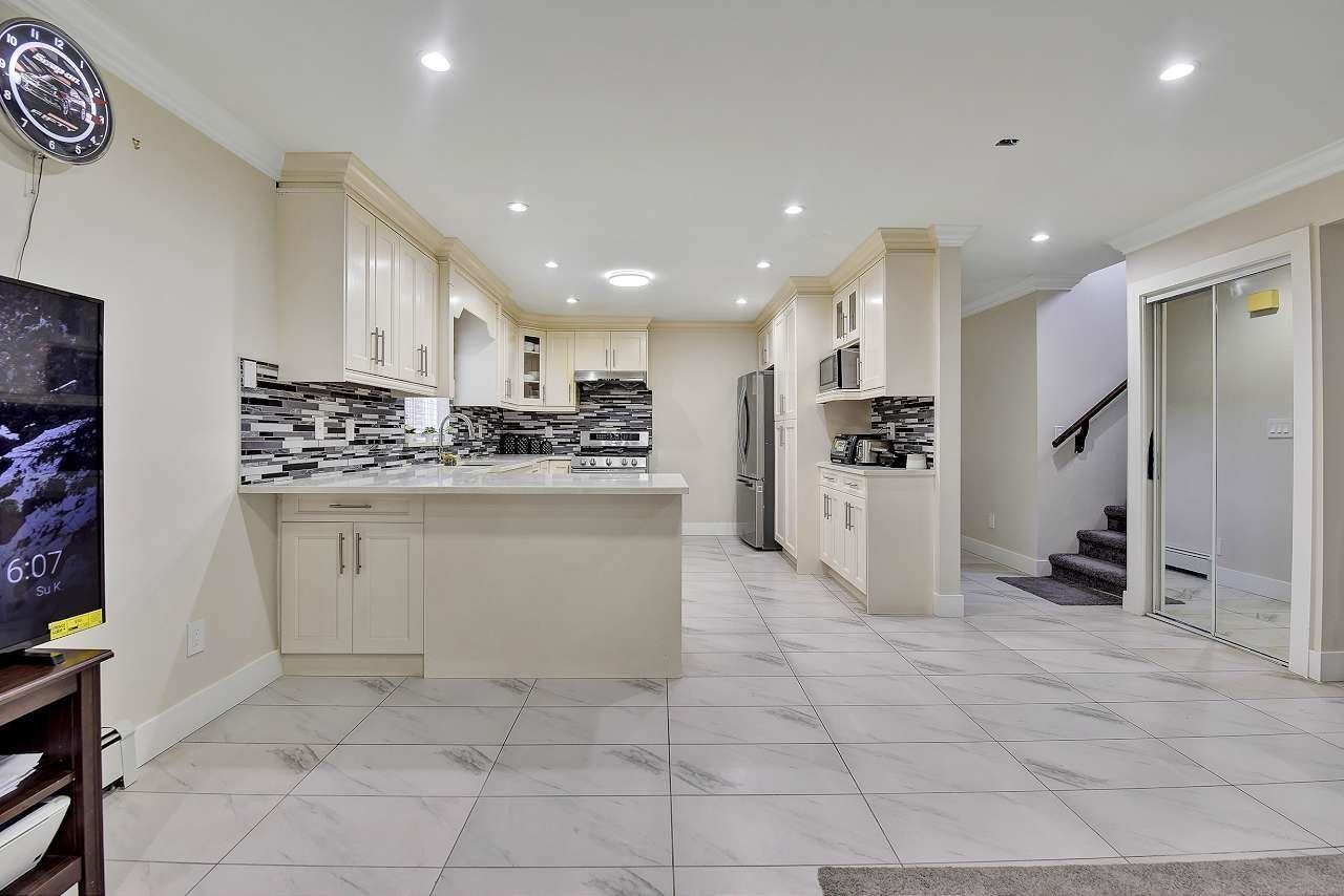 8218 132 Street, Surrey, BC, V3W 4N4