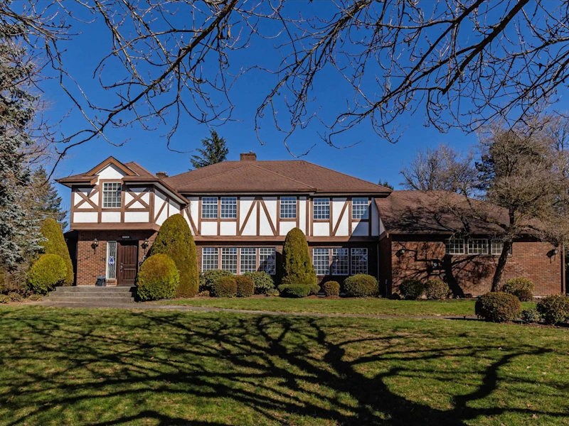 35305 Mckee Place, Abbotsford BC V2S 8L3
