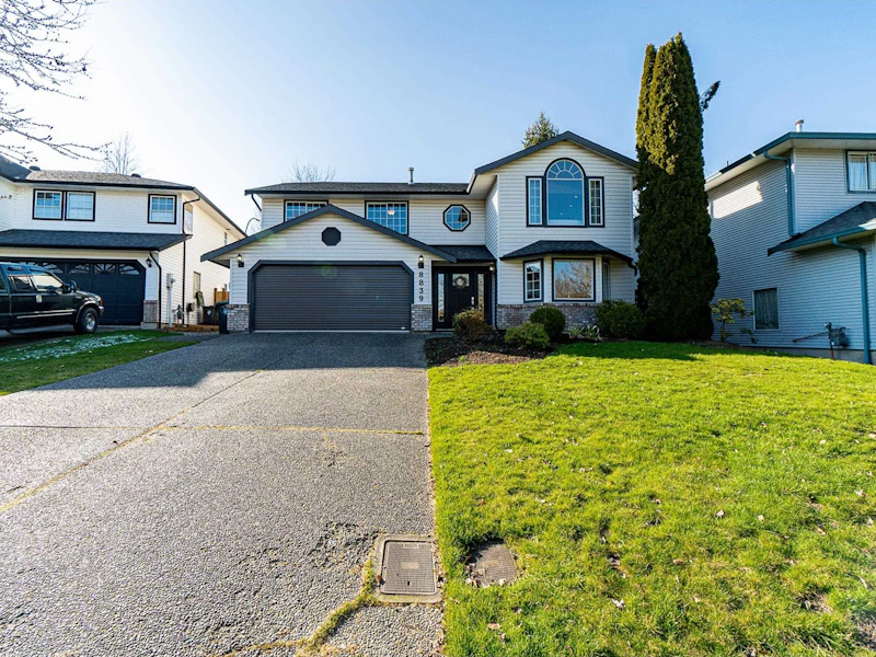 8839 212a Street, Langley BC V1M 2J9