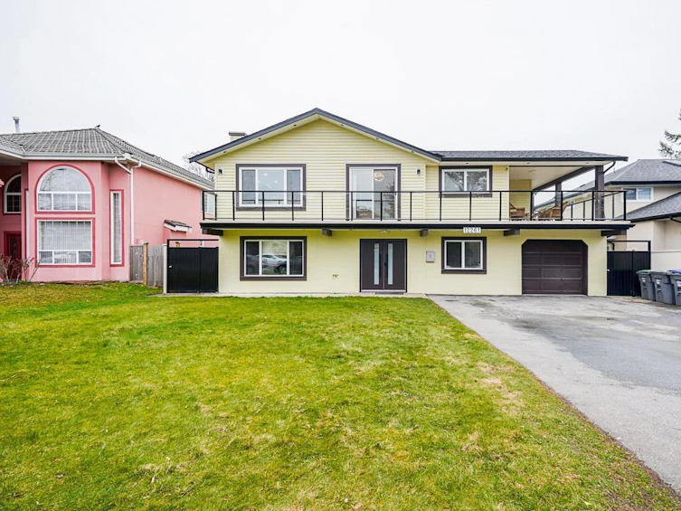 12261 66 Avenue, Surrey, BC, V3W 2A3
