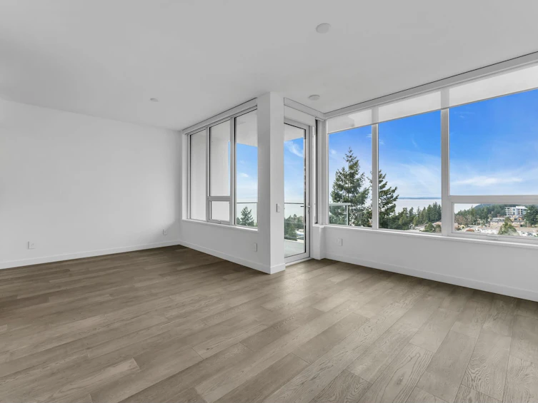 1002-15165 Thrift Avenue, Surrey, BC, V4B 0C1