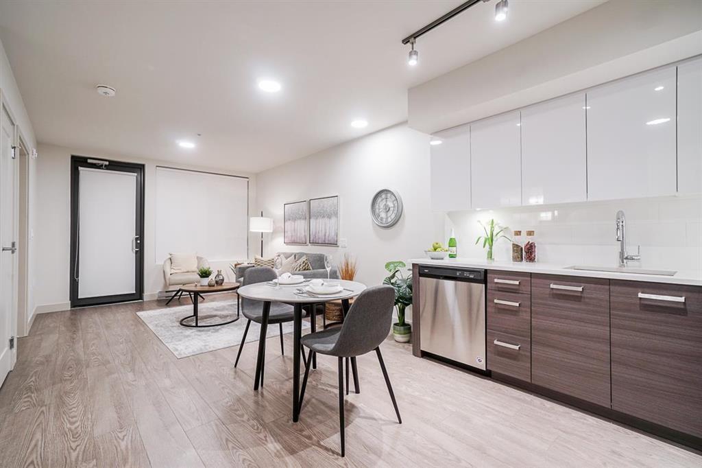 330-10928 132 Street, Surrey, BC, V3T 3W7