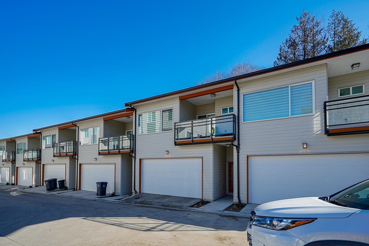 17-5960 142 Street, Surrey, BC, V3X 1C8