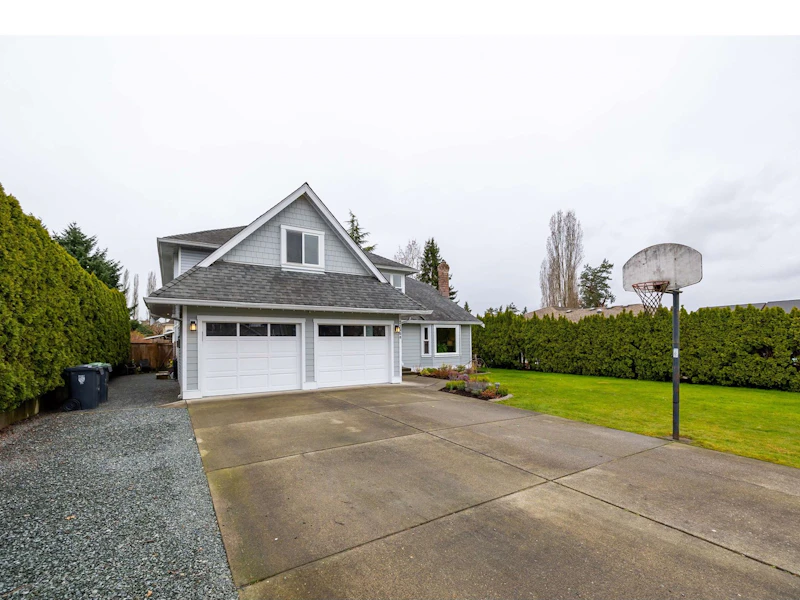 21668 50th Avenue, Langley BC V3A 3T3