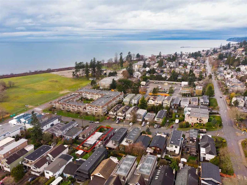852 Habgood Street, Surrey BC V4B 4W3