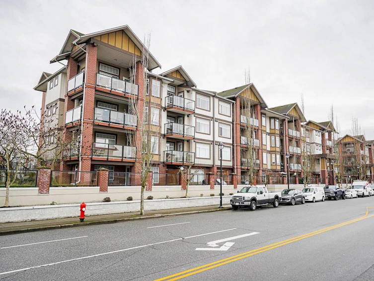 246-5660 201a Street, Langley, BC, V3A 0B3