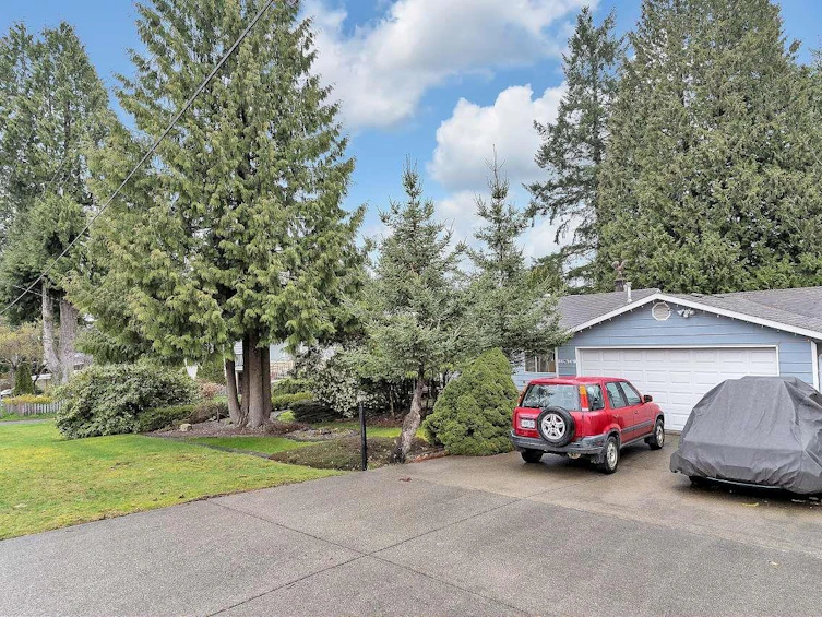 10474 154a Street, Surrey, BC, V3R 4K1