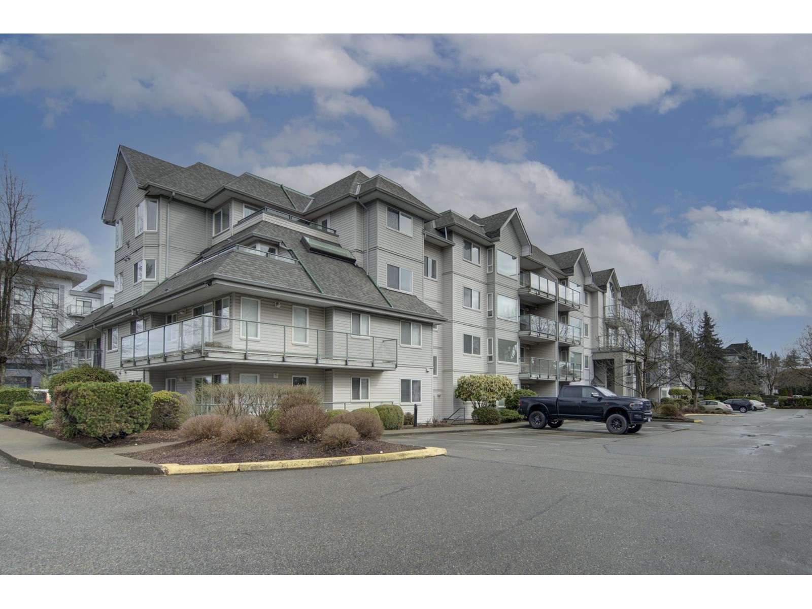 301-33688 King Road, Abbotsford, BC, V2S 7P9