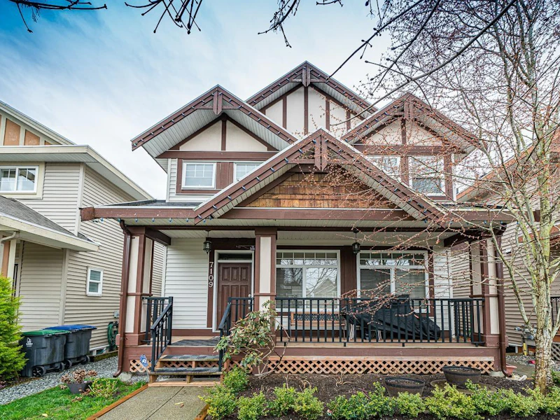 7109 195a Street, Surrey BC V4N 5Z5