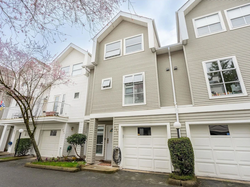 402 - 14188 103a Avenue, Surrey BC V3T 5S6