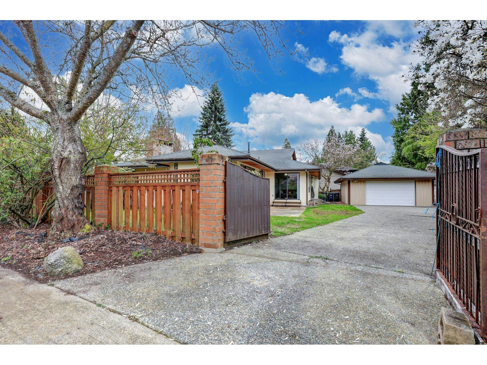 14897 17 Avenue, Surrey, BC, V4A 6G4