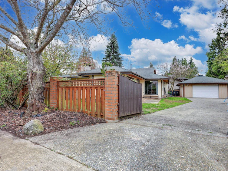 14897 17 Avenue, Surrey, BC, V4A 6G4