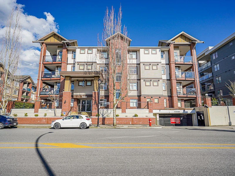 412 - 5650 201a Street, Langley BC V3A 0B3