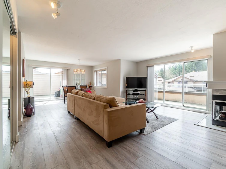 210-14861 98th Avenue, Surrey, BC, V3R 0A1