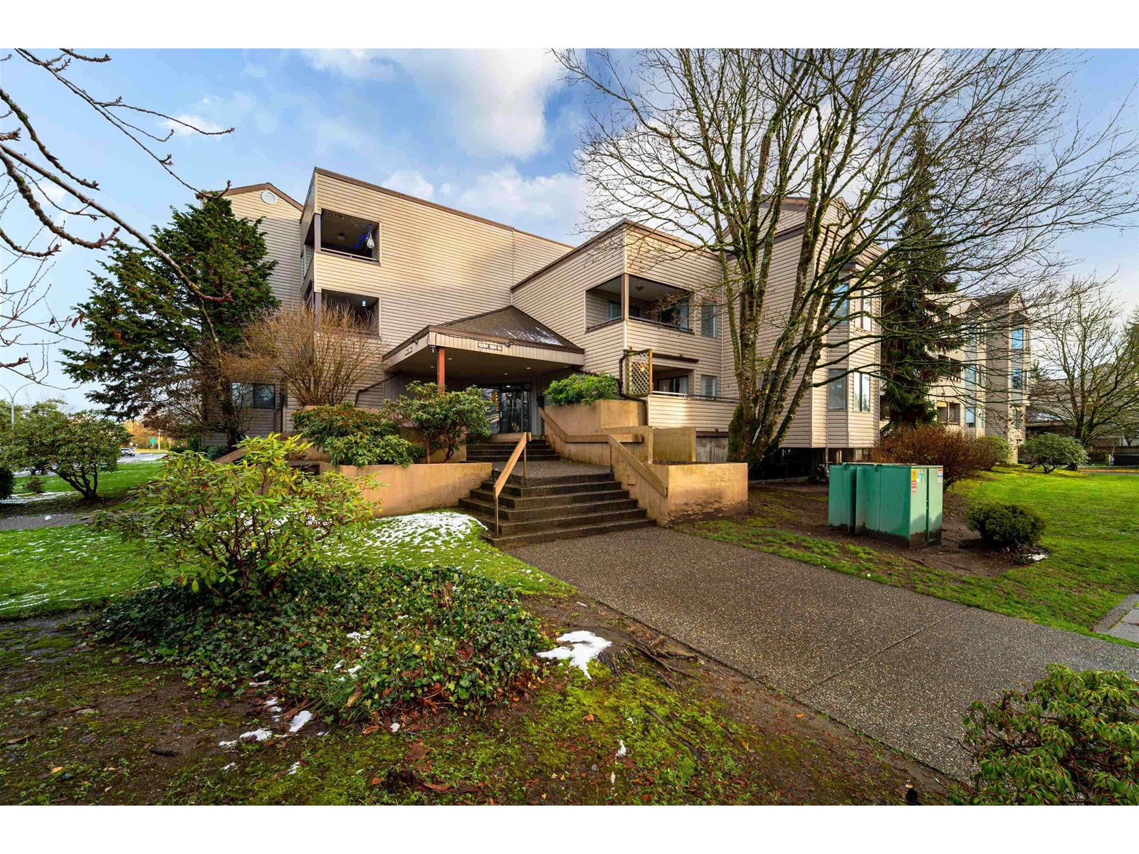 209-5294 204 Street, Langley, BC, V3A 1Z1