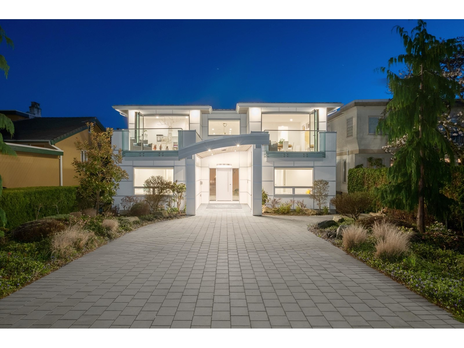 15374 Royal Avenue, Surrey, BC, V4B 1M8