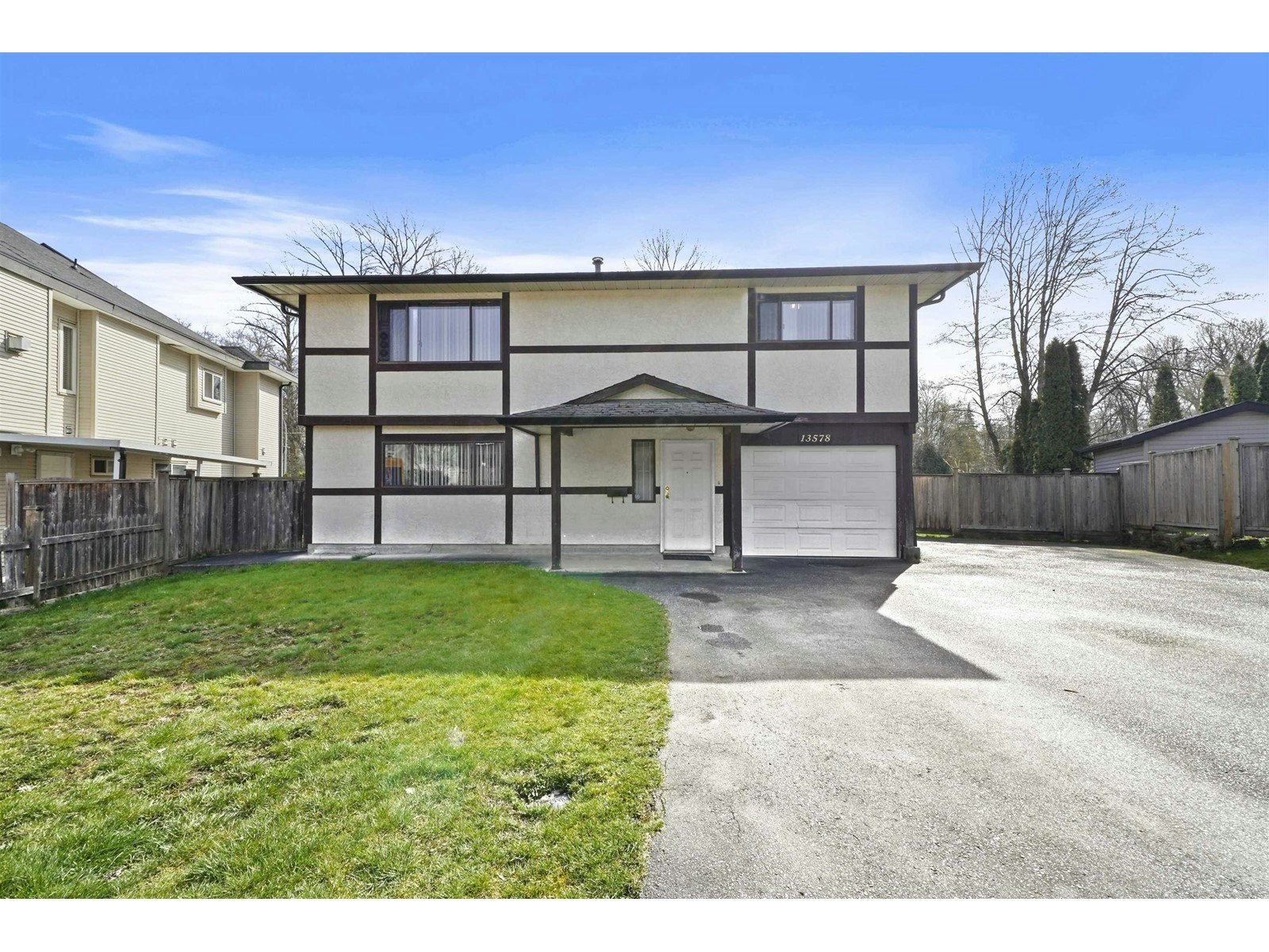 13578 87a Avenue, Surrey, BC, V3W 6Y8