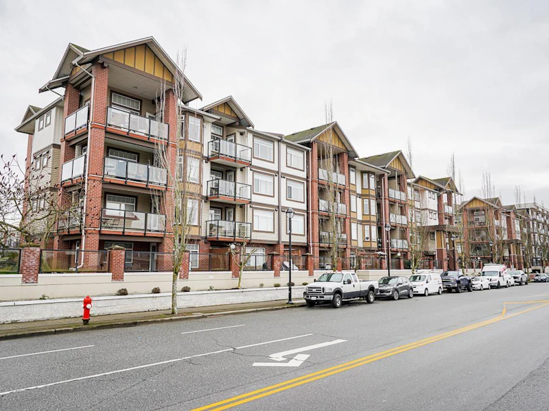 246 - 5660 201a Street, Langley BC V3A 0B4