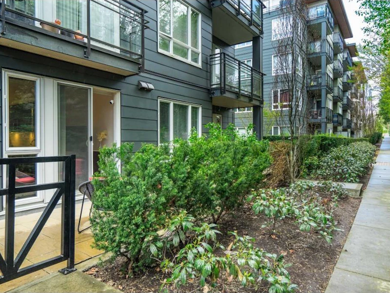 111 - 13925 Fraser Highway, Surrey BC V3T 4E6