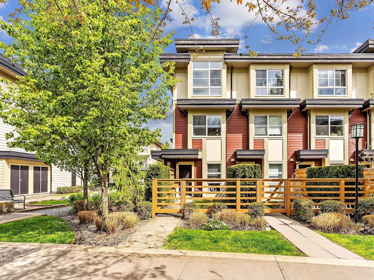 60-19477 72a Avenue, Surrey, BC, V4M 6M2