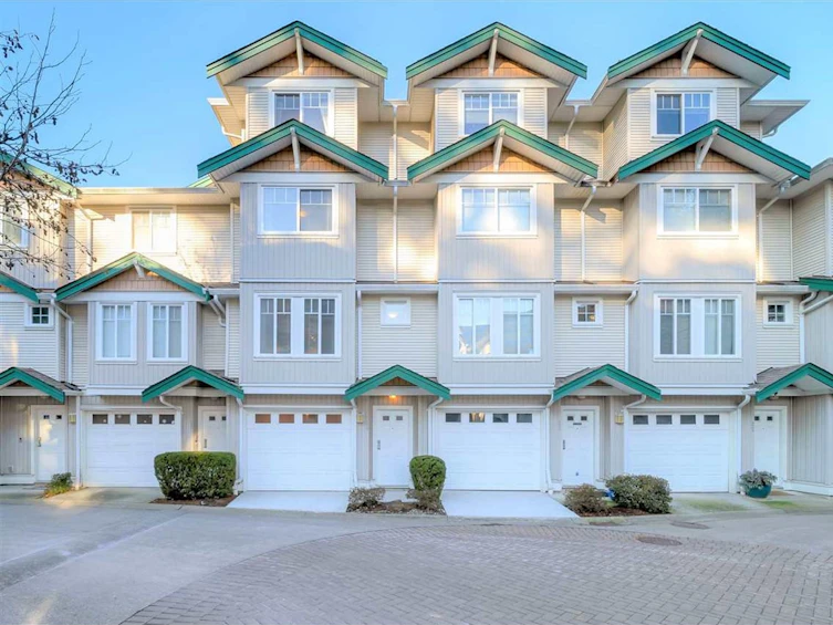 24-12711 64 Avenue, Surrey, BC, V3W 1X1